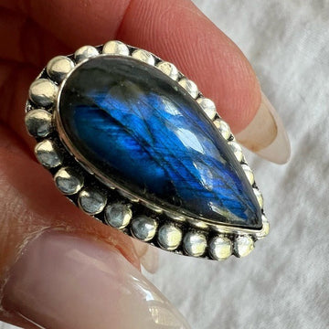 925 Electric Blue Flash Labradorite Ring 7.75