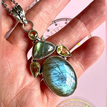 925 Gorgeous Flash Labradorite Necklace Pendant