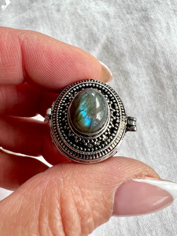 925 Flash Labradorite Poison Locket Ring 9