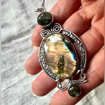 925 WOW! Insane UNIQUE Flash Labradorite Pendant Necklace