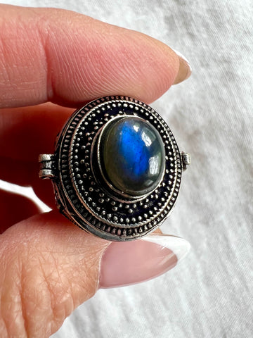 925 Royal Blue Flash Labradorite Locket Poison Ring 7.5