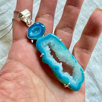 925 OMG STUNNING! Blue Solar Window Quartz Pendant Necklace