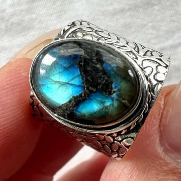 925 Lightning Blue Flash Labradorite Embossed Ring 8