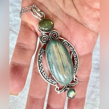 925 Elegant Gradient Flash Labradorite Pendant Necklace