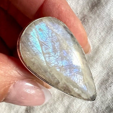 925 Beautiful! Peach Flash Rainbow Moonstone Teardrop Ring 6.5