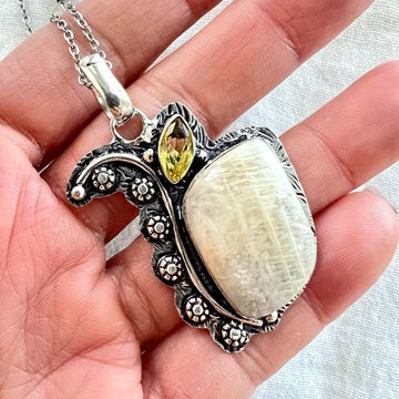 925 Blue Flash Peach Moonstone Pendant Necklace