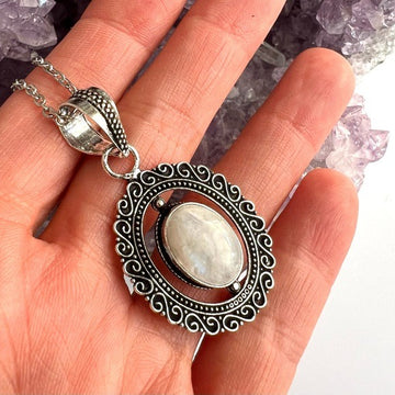 925 Ornamental Rainbow Moonstone Necklace Pendant