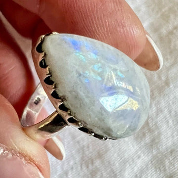 925 Beautiful Rainbow Flash Moonstone Teardrop Ring 10