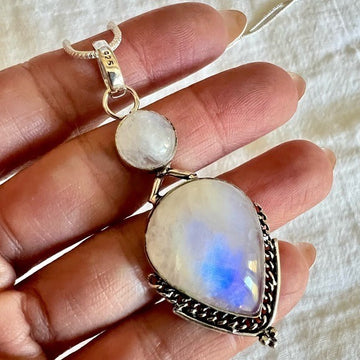 925 WOW GORGEOUS! Purple Rainbow Flash Moonstone Pendant Necklace