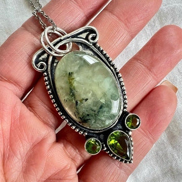 925 GORGEOUS Prehnite Pendant Necklace