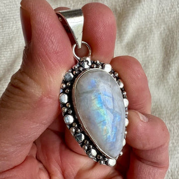 925 Stunning Rainbow Flash Moonstone Pendant Necklace