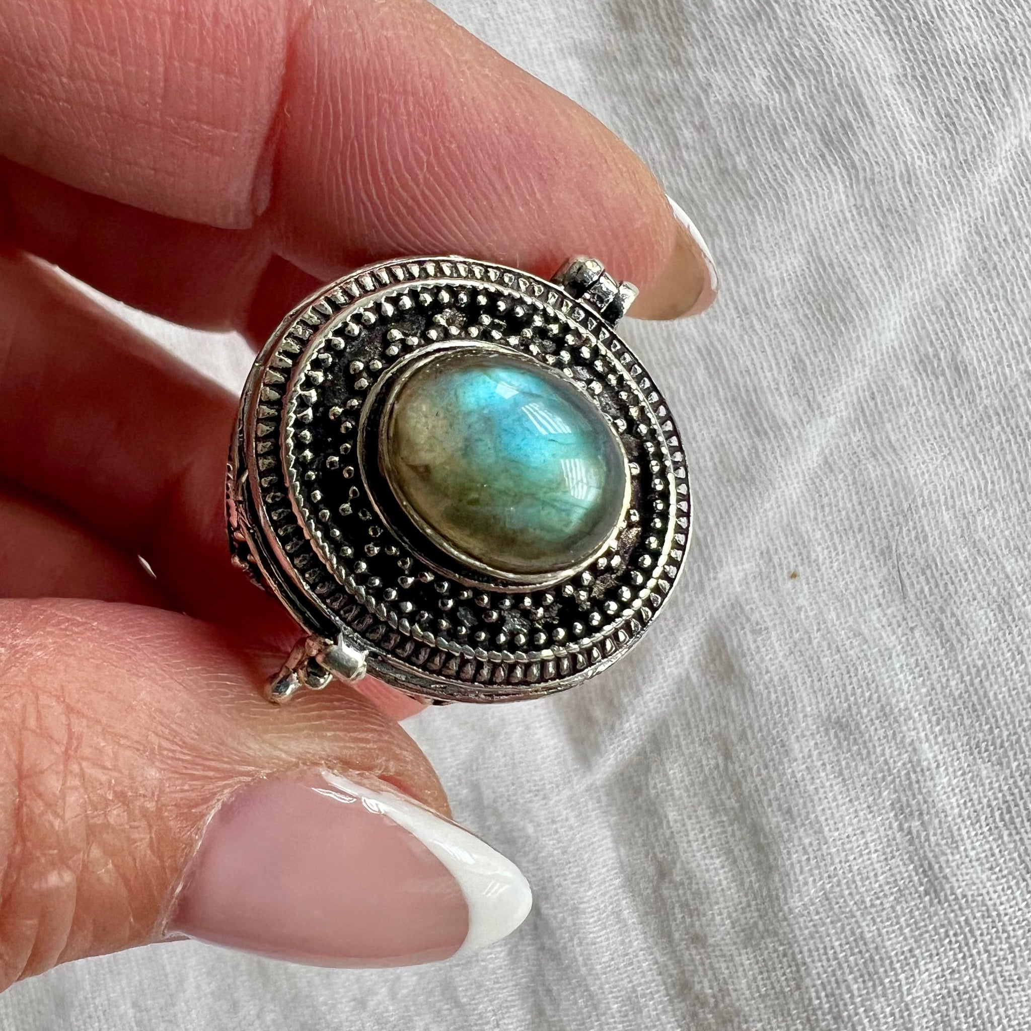 925 Flash Labradorite Poison Locket Ring 7