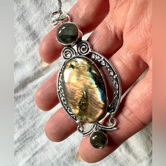 925 WOW! Insane UNIQUE Flash Labradorite Pendant Necklace