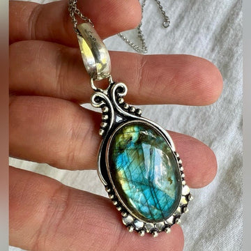 925 Gorgeous Elegant Flash Labradorite Necklace Pendant