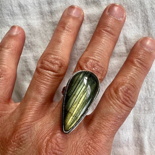 925 Gorgeous GOLD Flash Labradorite Teardrop Ring 7.5