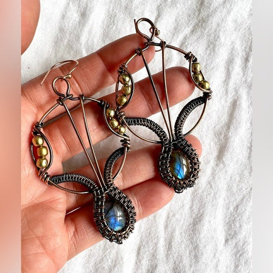 AMAZING! Boho Artisan Hand Wrapoed Copper Blue Flash Labradorite Earrings!