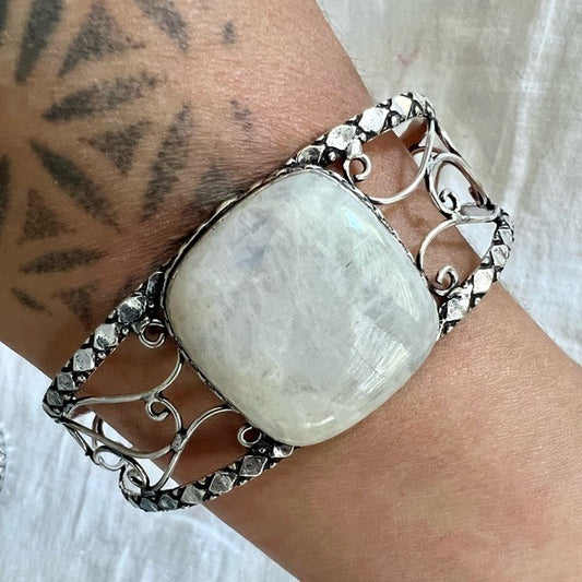 925 Subtle Purple Flash Rainbow Moonstone Cuff Bracelet