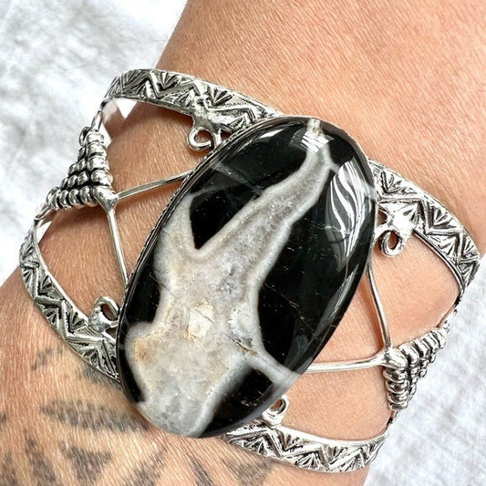 925 Whoa! Amazing! Thunder Egg Bracelet Cuff
