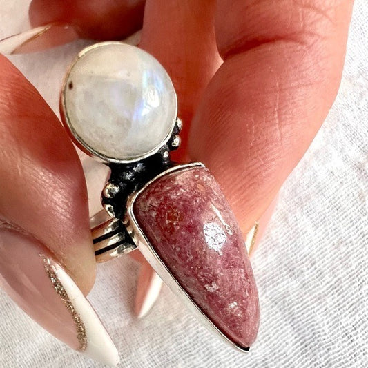 925 LOVE + PEACE Rainbow Flash Moonstone Rhodonite Ring 6.25