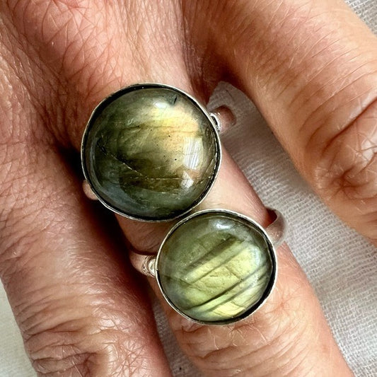 925 You Choose! Flash Labradorite Orbit Ring 8.5