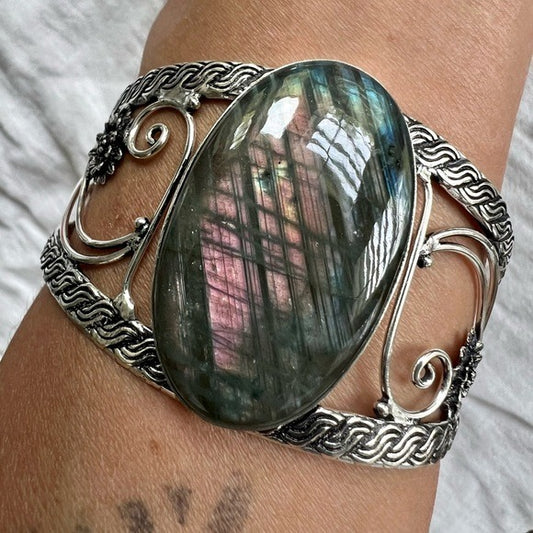 925 OMG OMG Stunning! Pink Flash Labradorite Cuff Bracelet.