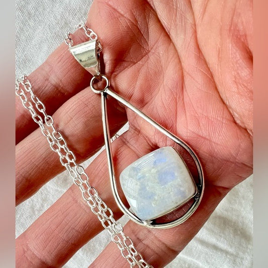 925 Subtle Purple Flash Moonstone Necklace Pendant