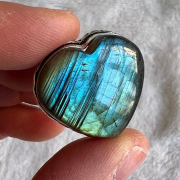 925 Sea Blue Flash Labradorite ❤️ Heart Ring 8.25