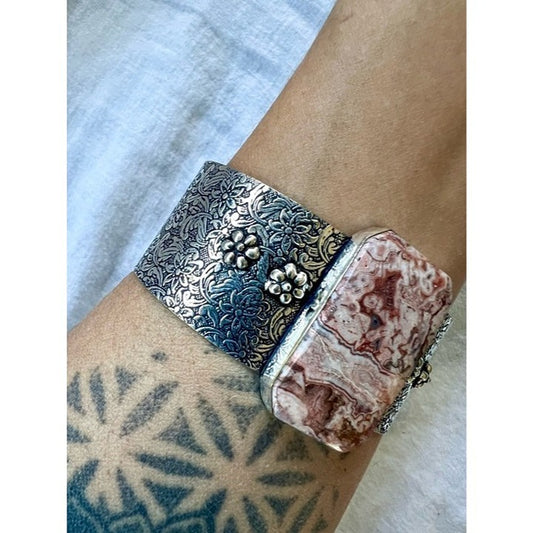925 Playful CRAZY LACE AGATE Embossed Cuff Bracelet