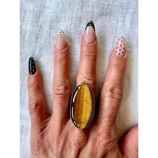 925 Tigers Eye Embossed Band Ring 8.5