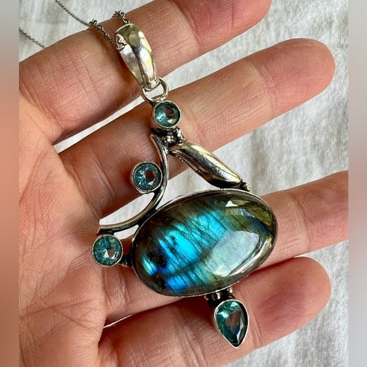 925 INSANELY Gorgeous Blue Flash Labradorite Necklace Pendant