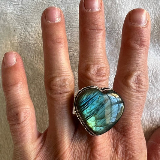 925 Sea Blue Flash Labradorite ❤️ Heart Ring 8.25