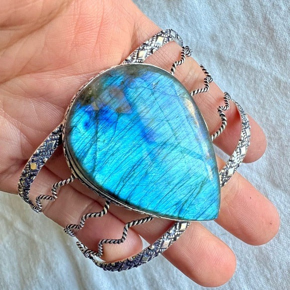 925 WOW! Insanely Beautiful Blue Flash Labradorite Cuff Bracelet