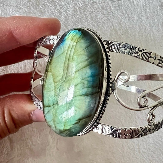 925 BRILLIANT Flash Labradorite Cuff Bracelet