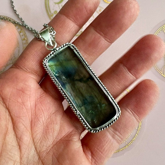 925 Rainbow Flash Labradorite Necklace Pendant