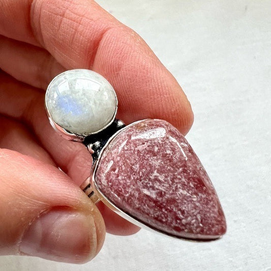 925 Rainbow Flash Moonstone + Rhodonite Love Ring 7