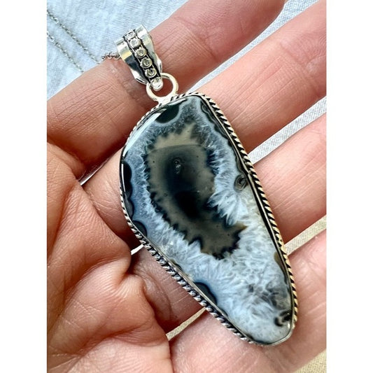 925 Feminine SOLAR QUARTZ Geode Slice Pendant Necklace