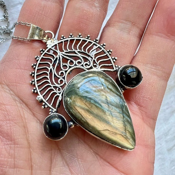 925 SUNSET FLASH Labradorite + Onyx Necklace Pendant