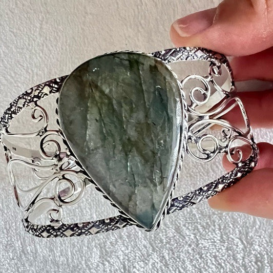 925 Aqua Teardrop Flash Labradorite Cuff Bracelet